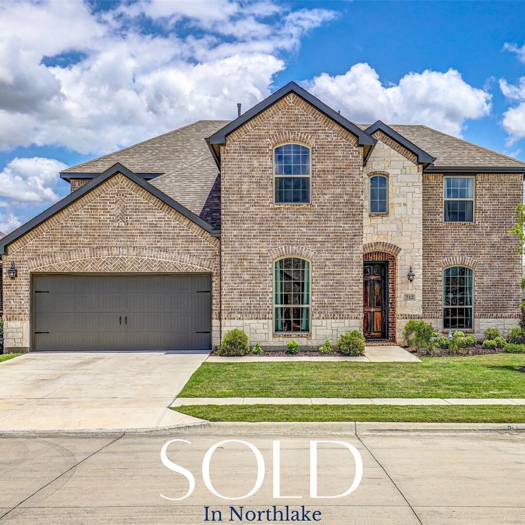 Sold! I&rsquo;m so happy for my clients that found exactly what they were looking for in this beautiful home&mdash; a great kitchen 👩&zwj;🍳, 5 bedrooms 🛏 , a media room 🎬and a backyard big enough for a pool 🏊&zwj;♂️! Plus, they get to enjoy all 