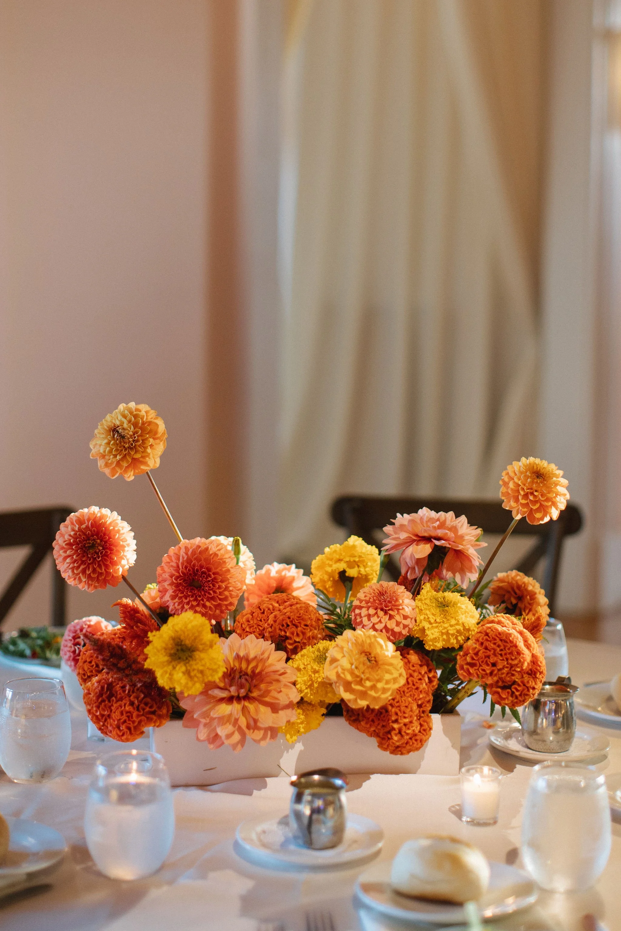 fall toned reception flowers