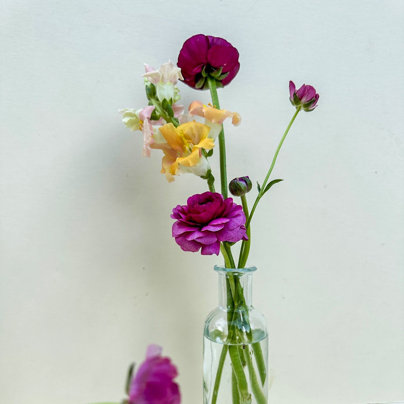 simple wedding flowers