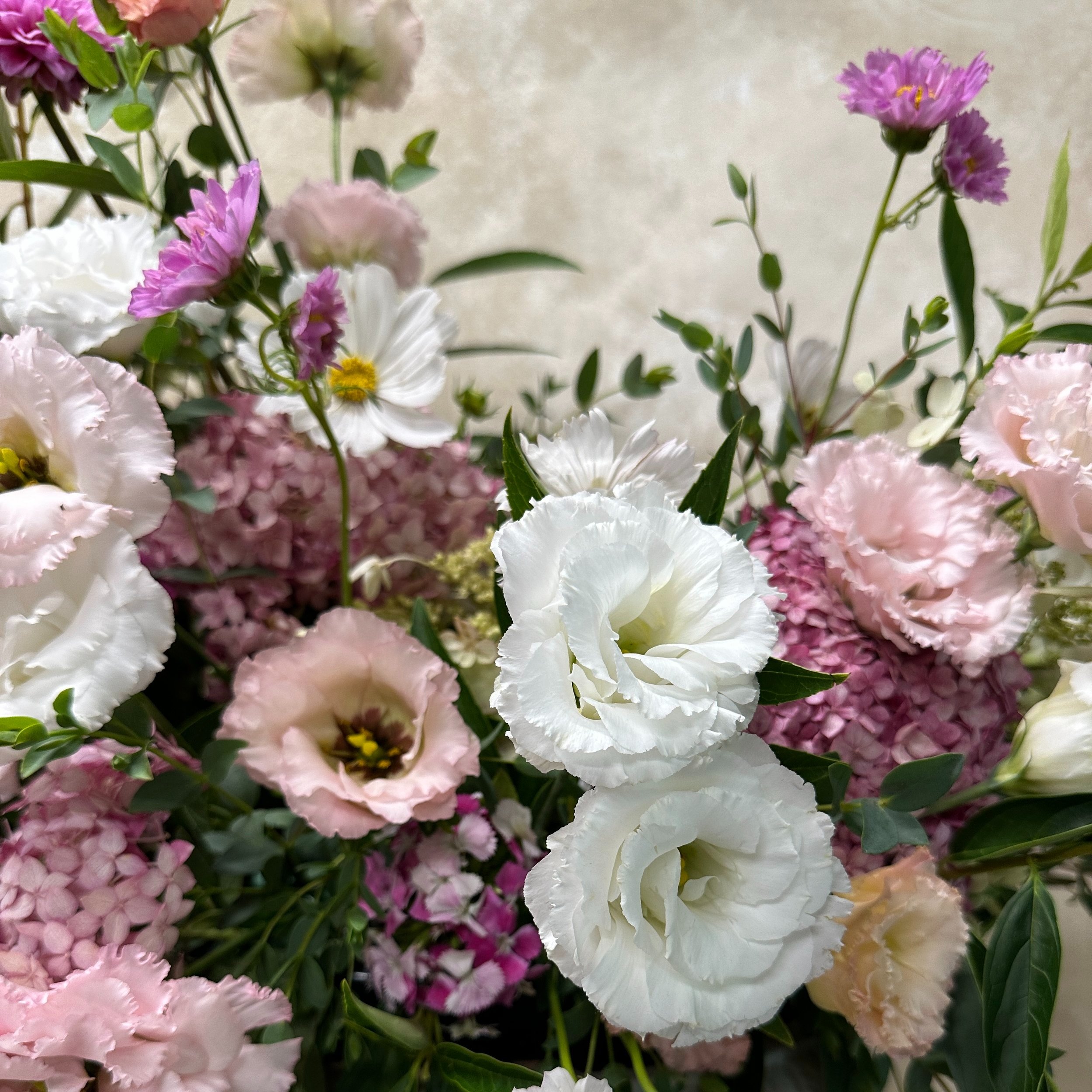 wedding aisle flowers.JPG