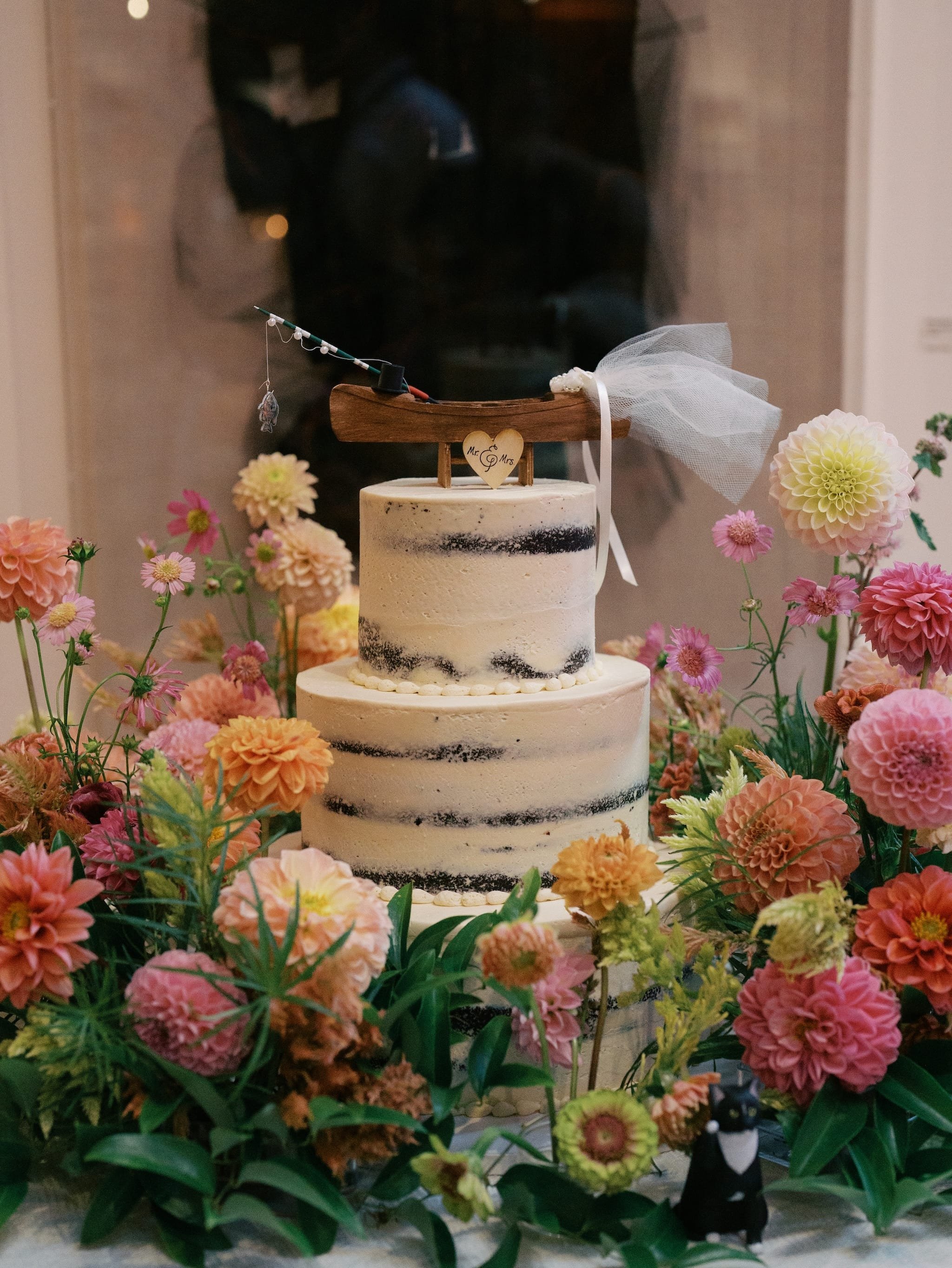 wedding cake flowers