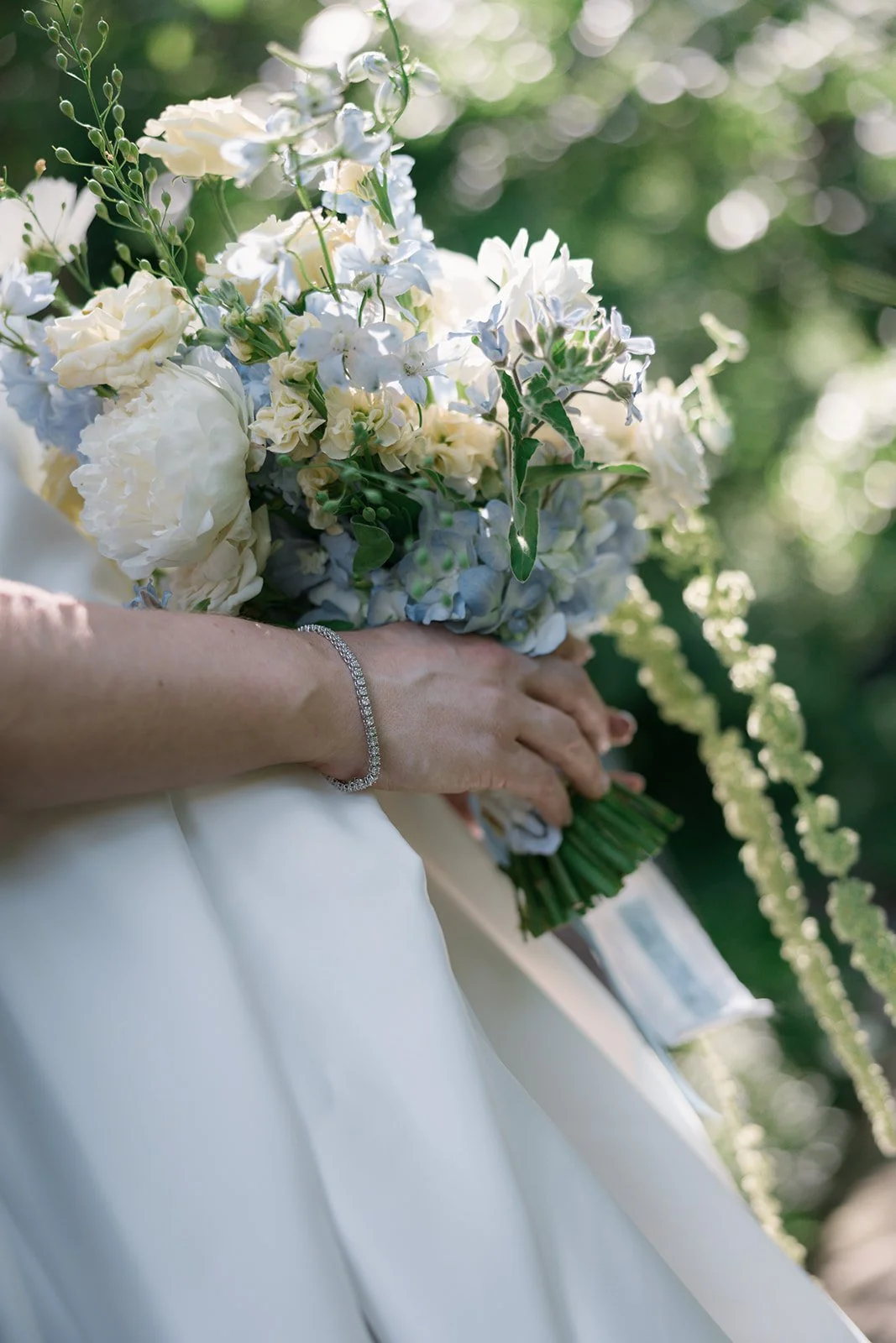 the-willows-villanova-wedding-flowers_Sneak-Peeks-23.jpg