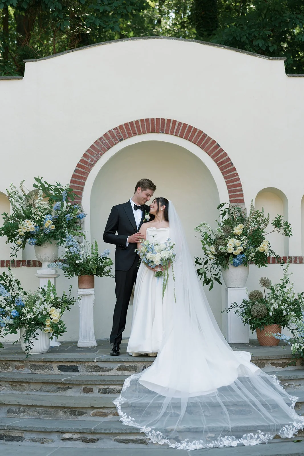 the-willows-villanova-wedding-flowers_Sneak-Peeks-25.jpg