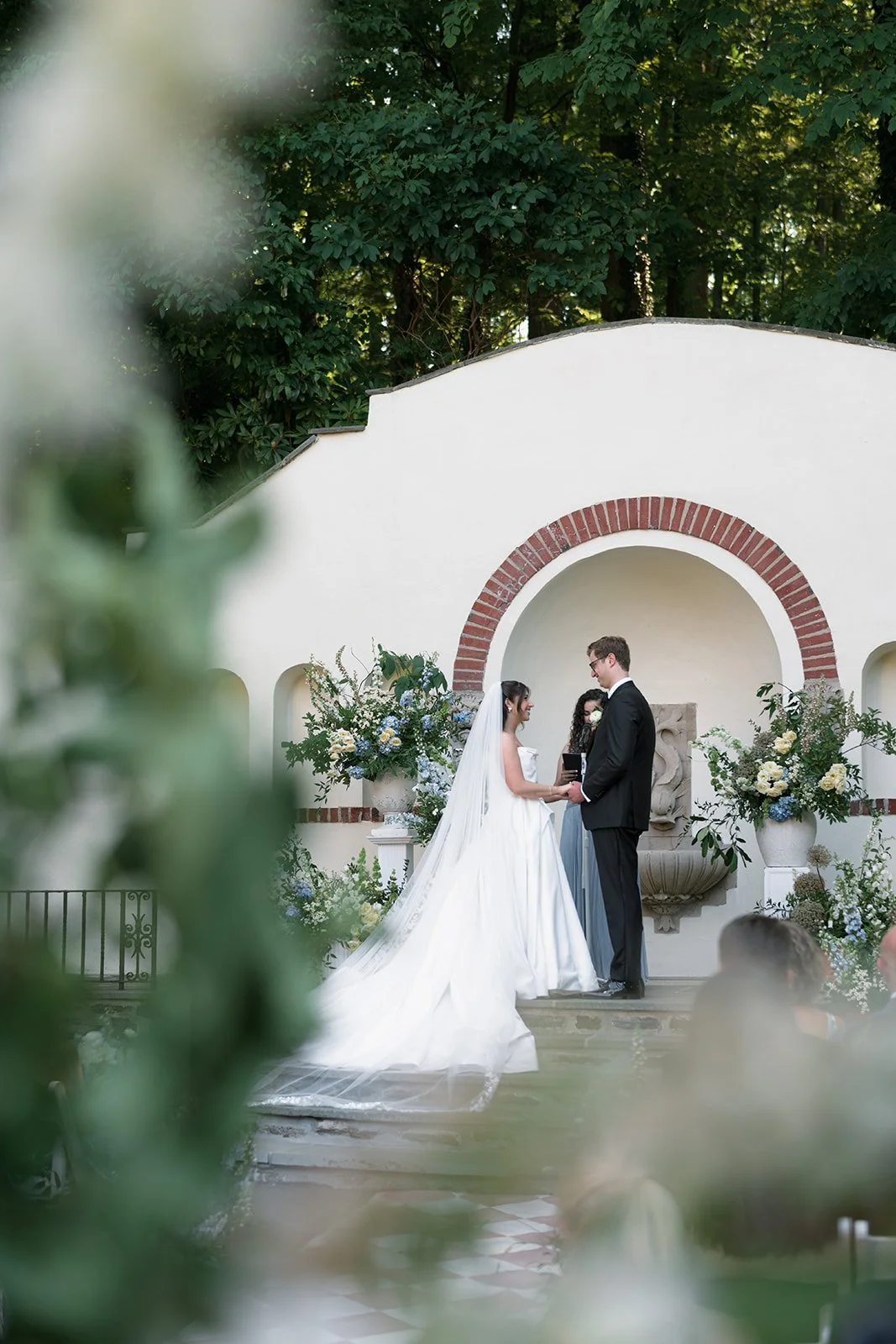 the-willows-villanova-wedding-flowers_Sneak-Peeks-54.jpg