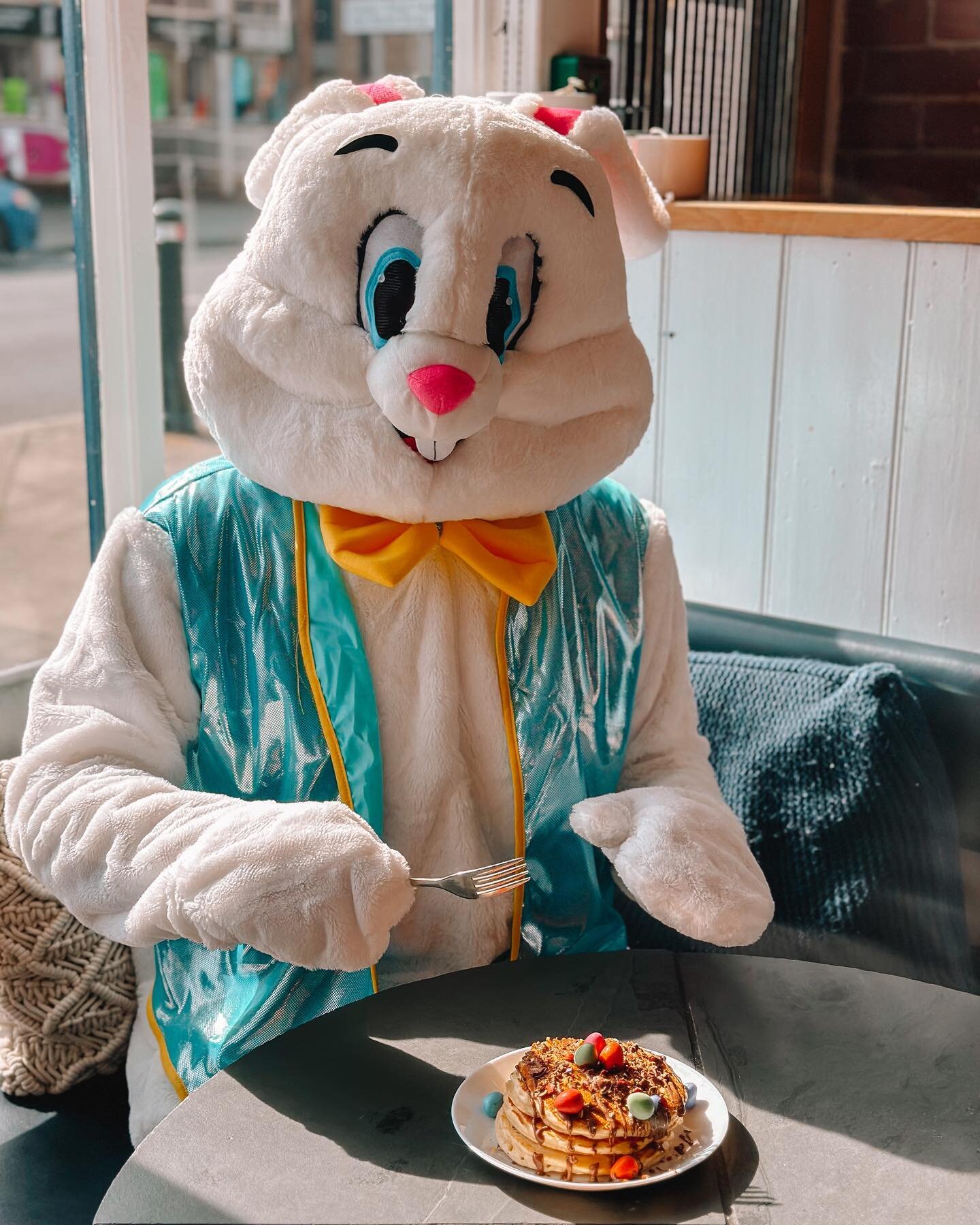 Huge thanks to everyone who joined us yesterday and ate breakfast with the Easter Bunny! We hope you're all able to spend time surrounded with the ones you love most today. *and that your enjoying some chocolate for breakfast! 🐣 💙