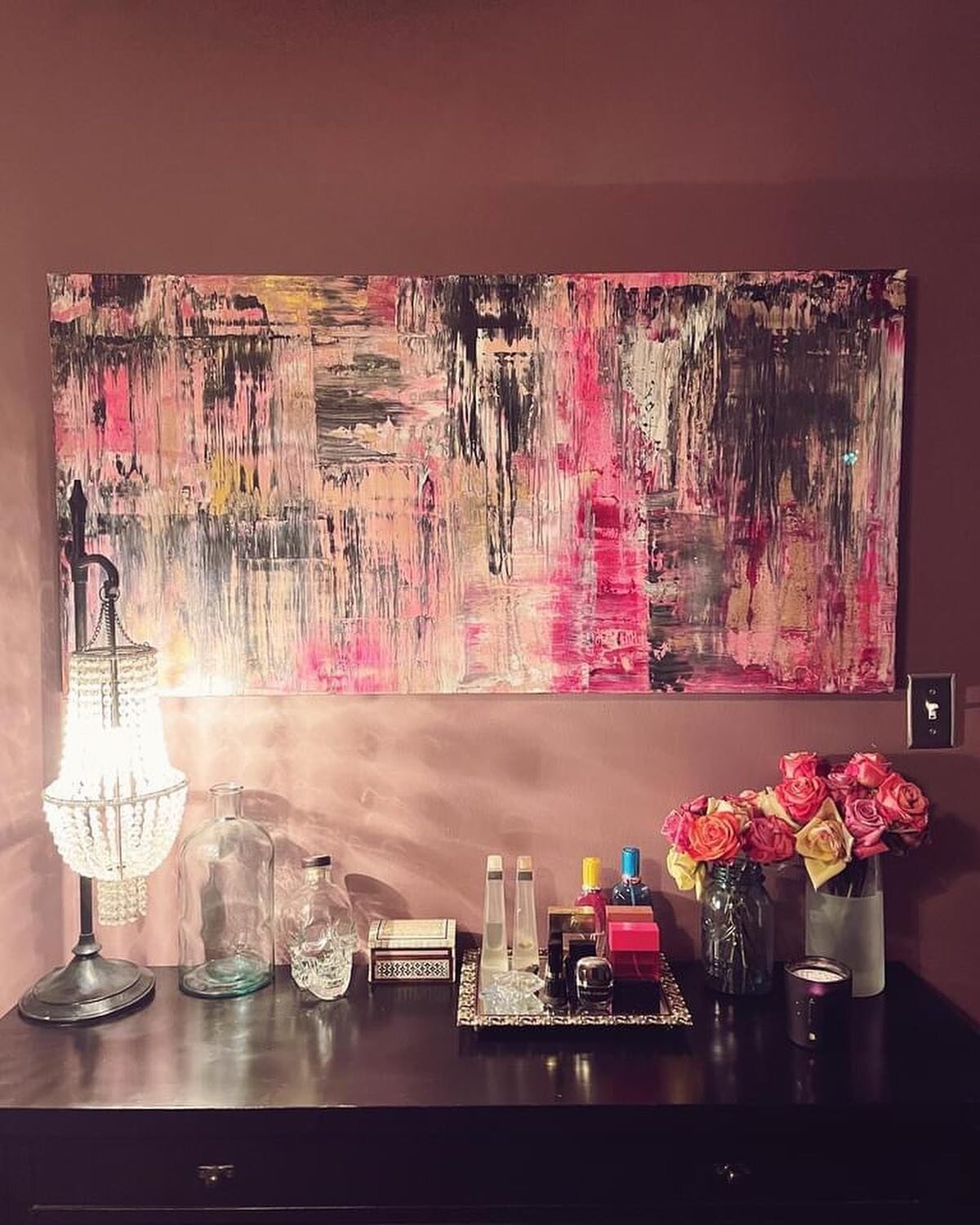LOVING these pics of my piece in its new home! How romantic and lovely! She also snapped pics of the arrival and unpacking, showing your new art will arrive safely and with style. Thank you for sharing photos, I love seeing where my art lands!
💫💫💫