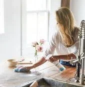 Daily Hygiene Routine for Women