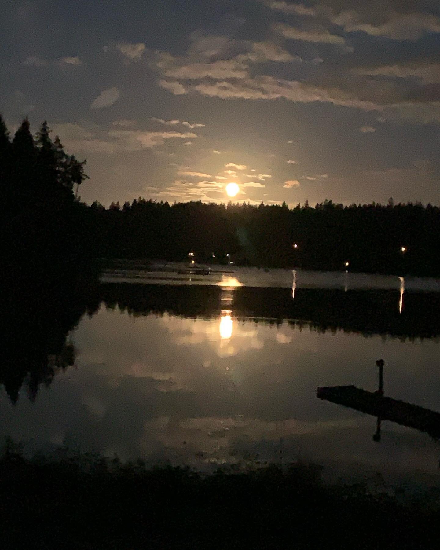 A SUPER moon set on the bay this month.  We are fighting to preserve the tranquility of the bay and prevent the building of deep water docks that will likely cause irreversible harm to its delicate ecosystems. Join us.

If you haven't already please: