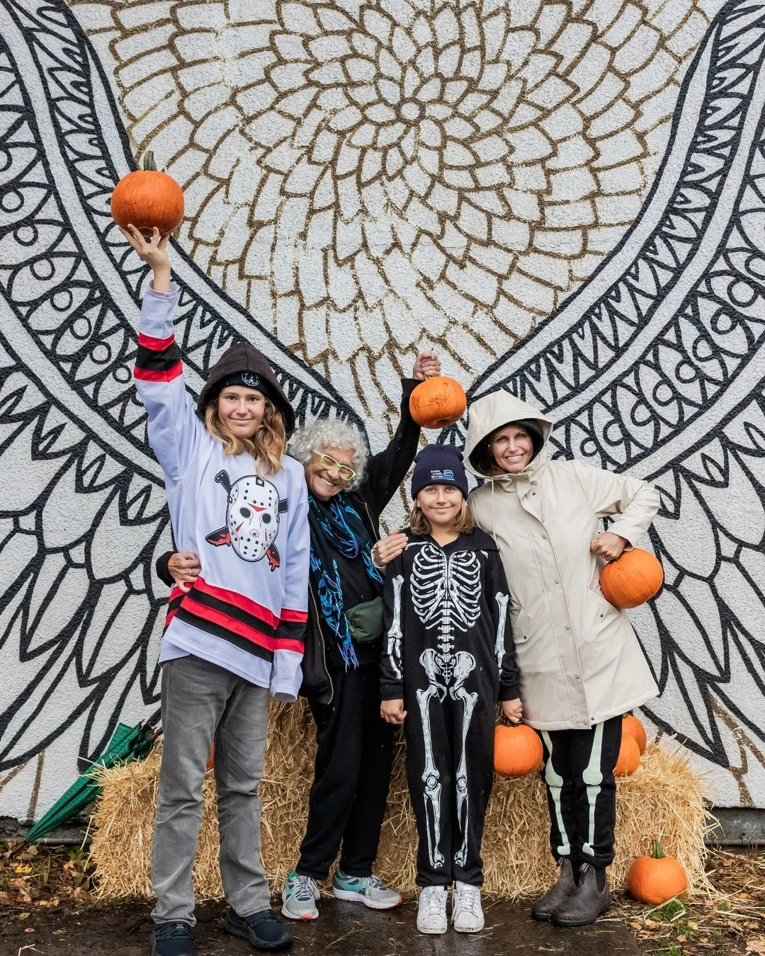 Happy Halloween! 🎃

Be sure to watch for little kiddos out trick or treating tonight and stay safe.

#shopwest4th #kitsilano #halloween