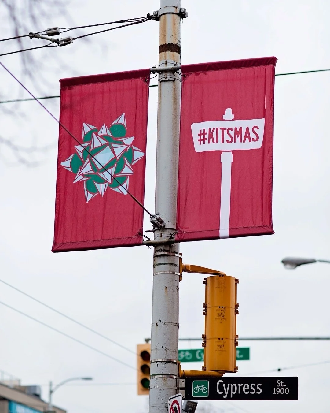 Today is Small Business Saturday! Share your favourite West 4th small businesses in the comments and be sure to support local today, and everyday.
⠀⠀⠀⠀⠀⠀⠀⠀⠀
Tomorrow, Sunday, November 30th, LOJEL on West 4th will be setting up a hot chocolate station