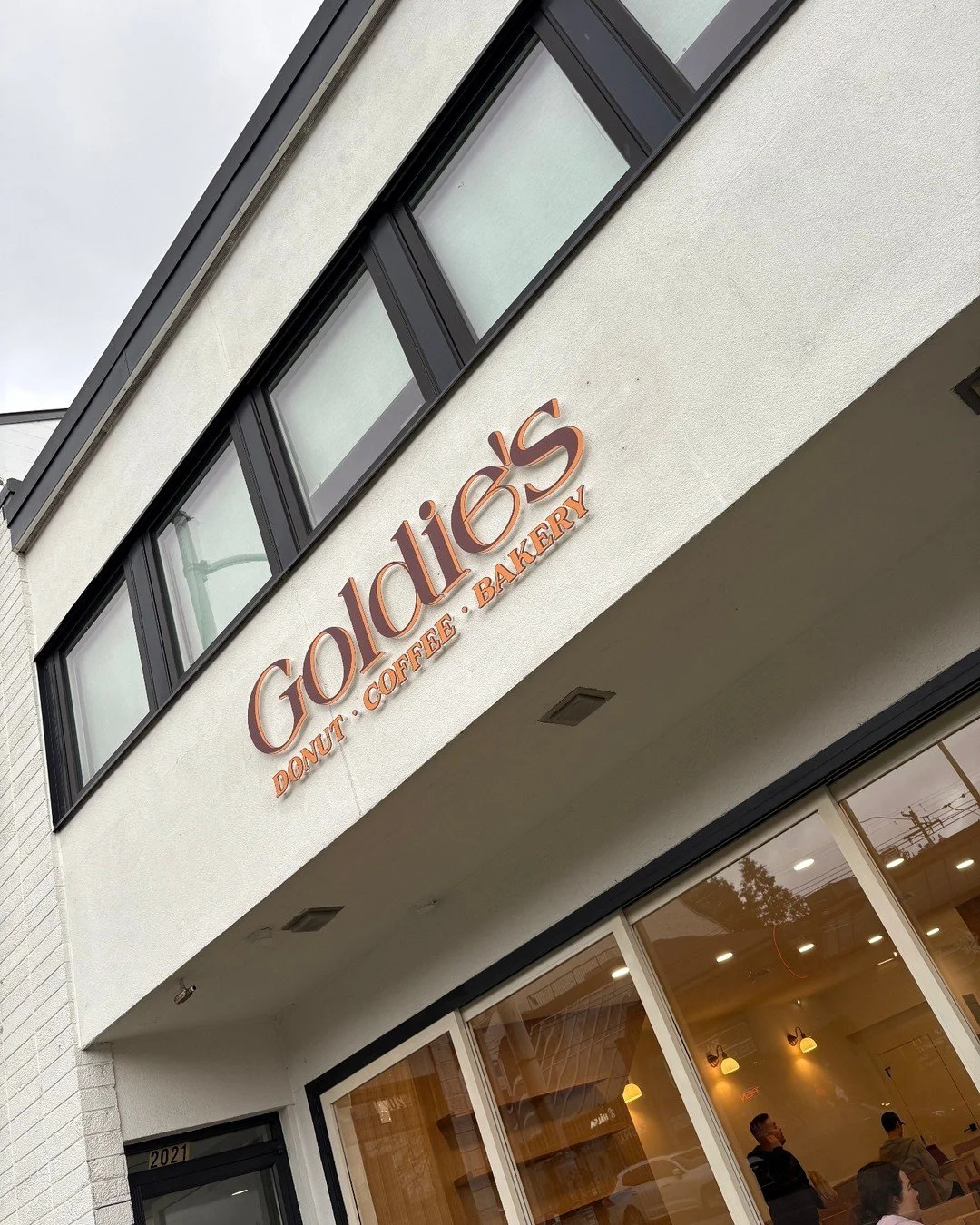 Goldie's is officially open on West 4th Ave! ☕️🍩

Visit them at 2017 W 4th Ave for donuts, coffee and more.

#shopwest4th #kitsilano #goldies #donuts #vancouver