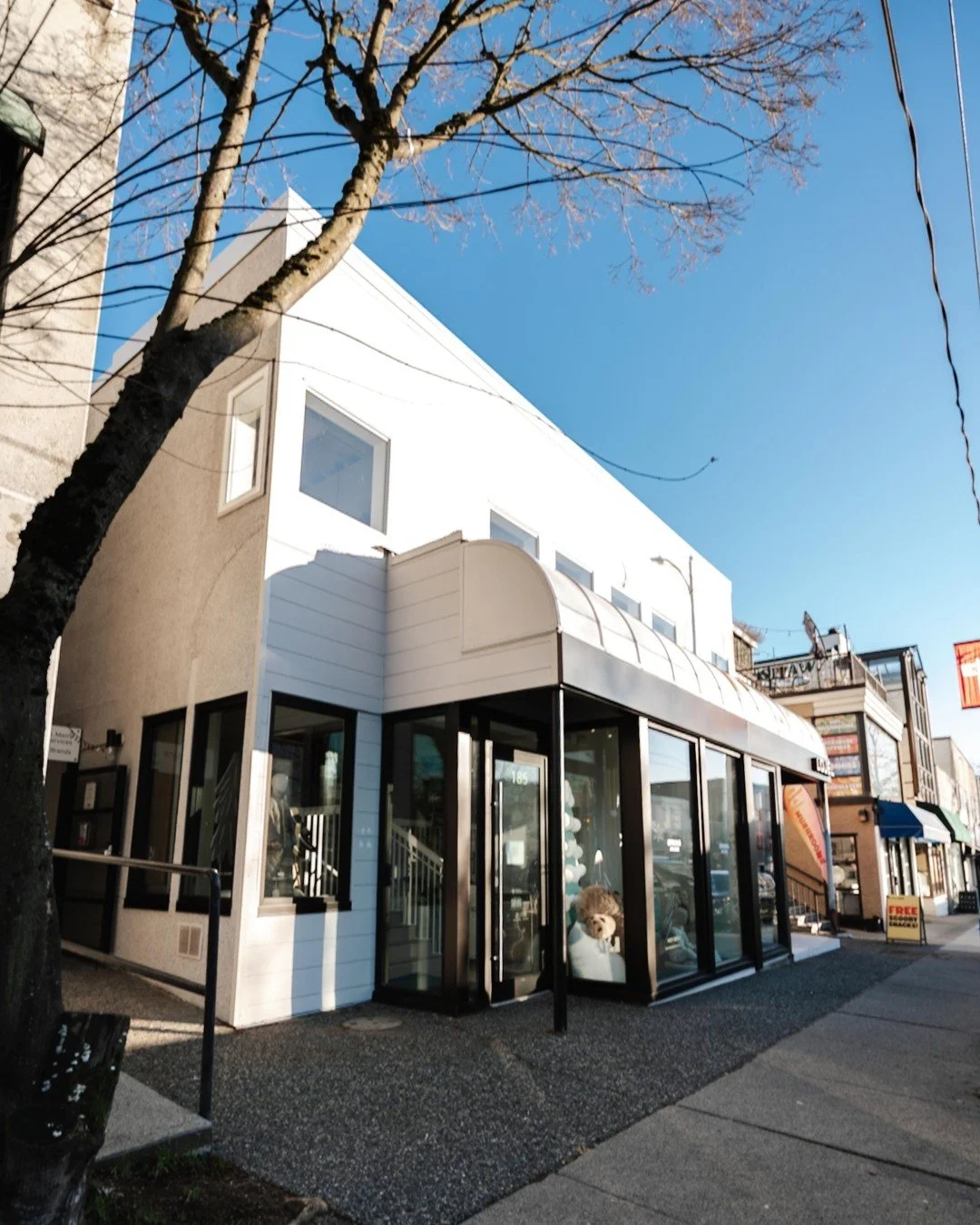 Join @nest_designs for their next community yoga class! 🧘

Nest is opening the doors of their Nest Wellness Studio for the very first time and inviting a small group from the community to join them on Wednesdays and Saturdays. DM @nest_designs for l