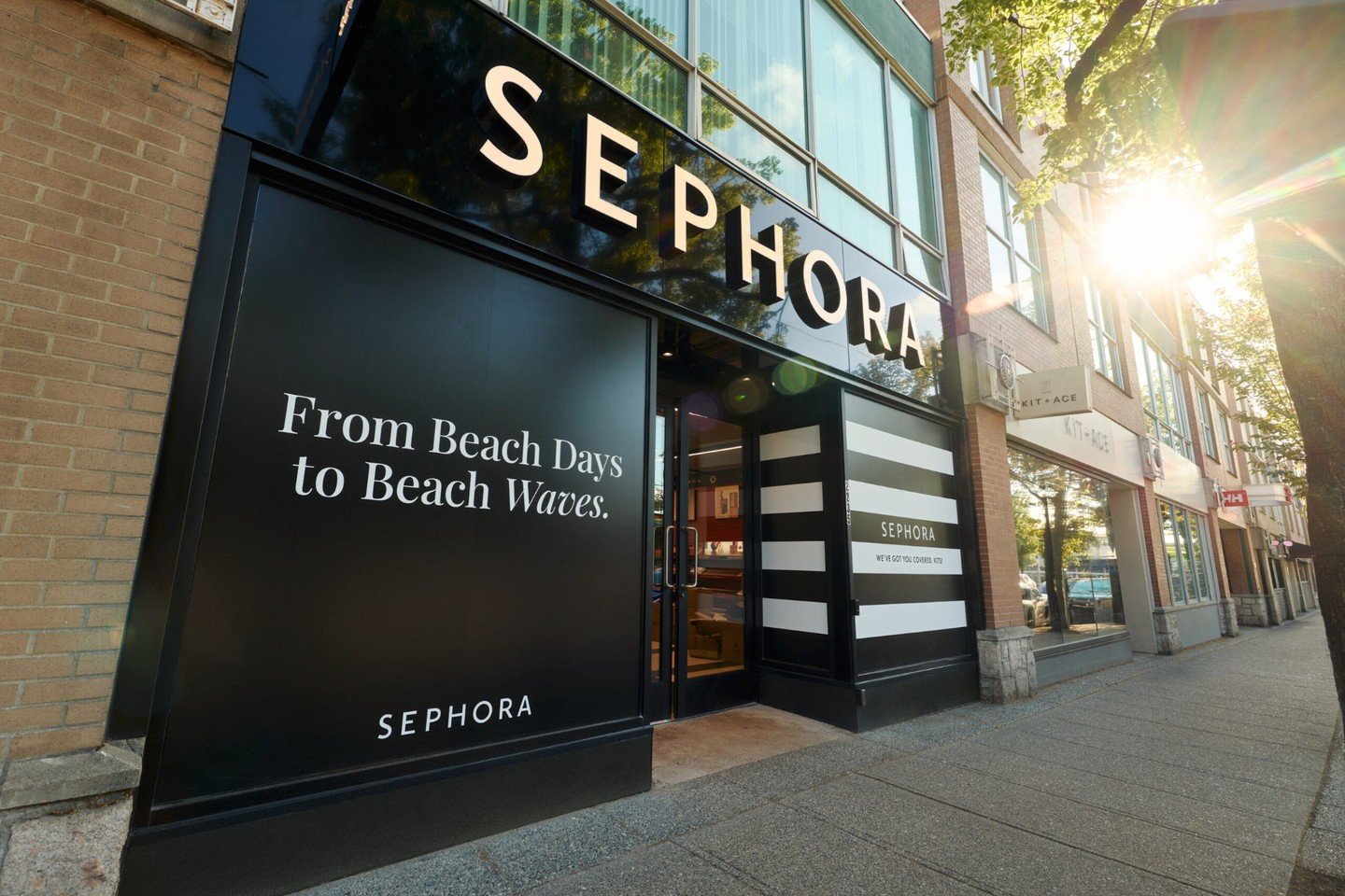 The Kitsilano Sephora location opens TODAY, June 5th! 📣 

Join them for their grand opening at 10AM today. Plus FREE exclusive in store events all weekend, where you can discover and try the latest products and trends from the Sephora Collection, Pa