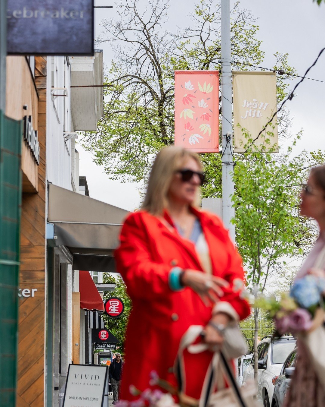 15 Restaurants to try this summer on West 4th Ave 🍴

@eat.don
@sushinova_vancouver
@hungryduck_grillkitchen
@kagura.kitsilano
@lavidas_restaurant
@micasamexicana.yvr
@oceangoose_kitsilano
@thepeacefulrestaurant_official
@raisu2340
@redbeefnoodles
@s