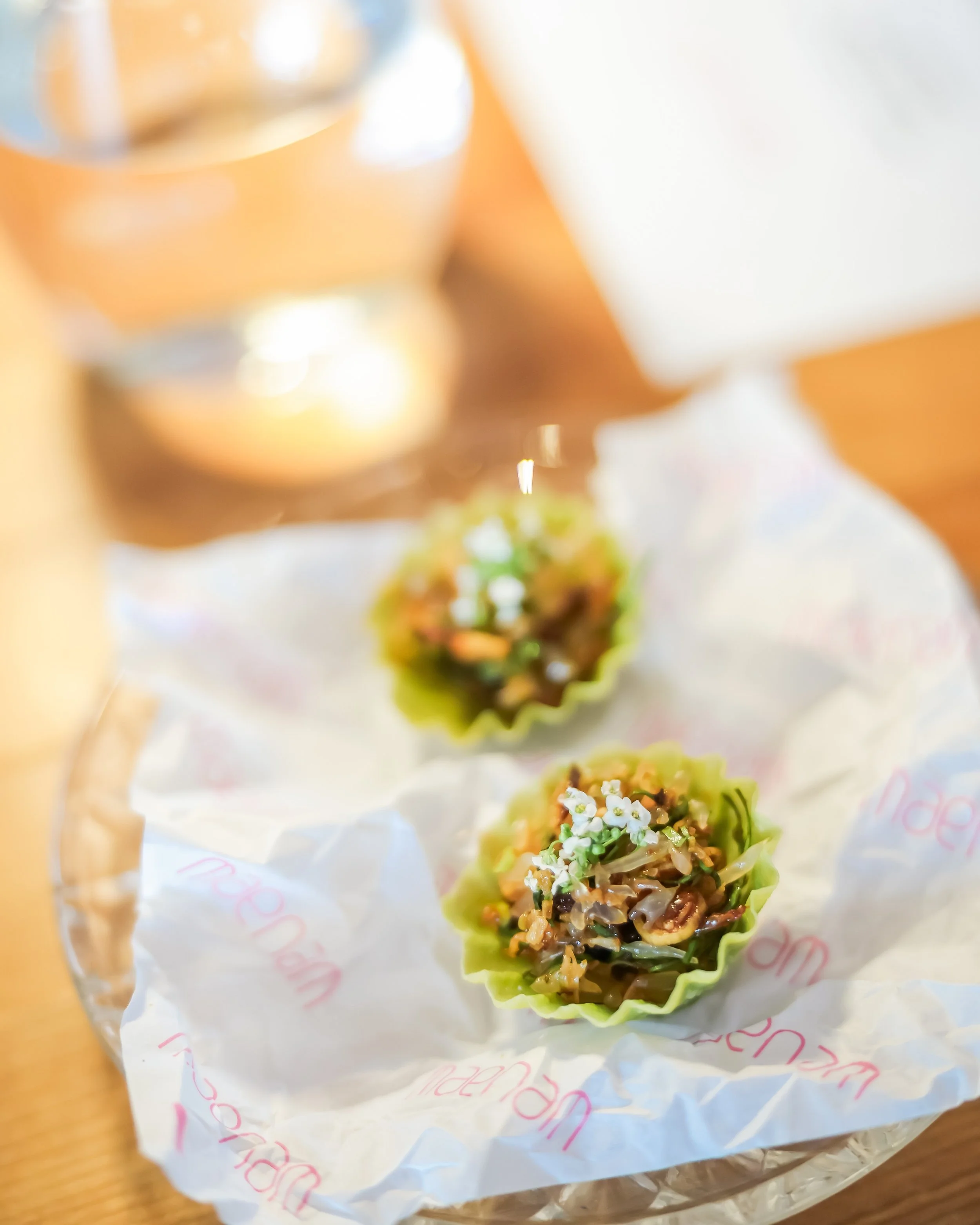 Fall Foodie Feature: Little Bites 🍣

Happy hour snacks, delicious appies, sweet treats, or a restaurant version of girl dinner. Whatever little bites you're craving, here are some to nibble on West 4th...

🌿 @maenamrestaurant Hokkaido Scallop Laab 