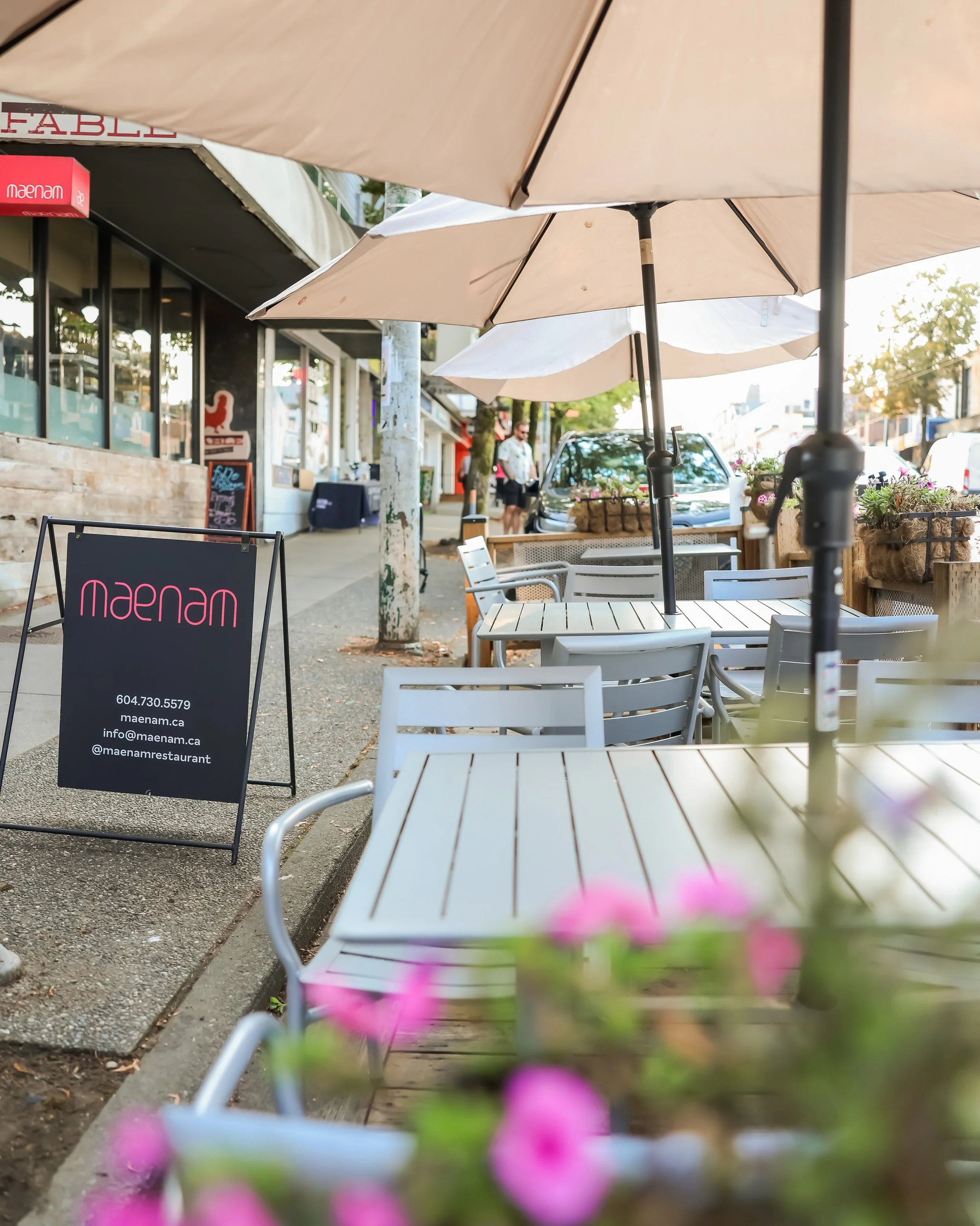 Soaking in the West 4th patio vibes while we still can! ☀️

Patios to check out:
@49th
@biminis1975
@delararestaurant
@jacksonsrestobutcher
@lasmargaritasbc
@maenamrestaurant
@oceangoose_kitsilano
@provisionskitsilano
@rainorshineyvr
@sophiescosmicca