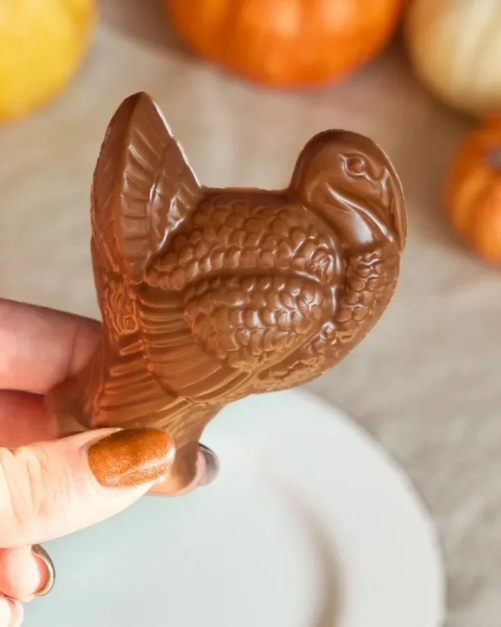 Happy Thanksgiving Weekend! 🦃💛🍂

Whether you're looking for something delicious to bring to family dinner tomorrow, a bottle to celebrate friendsgiving tonight, or just something festive and flavourful throughout the weekend - here are some Thanks