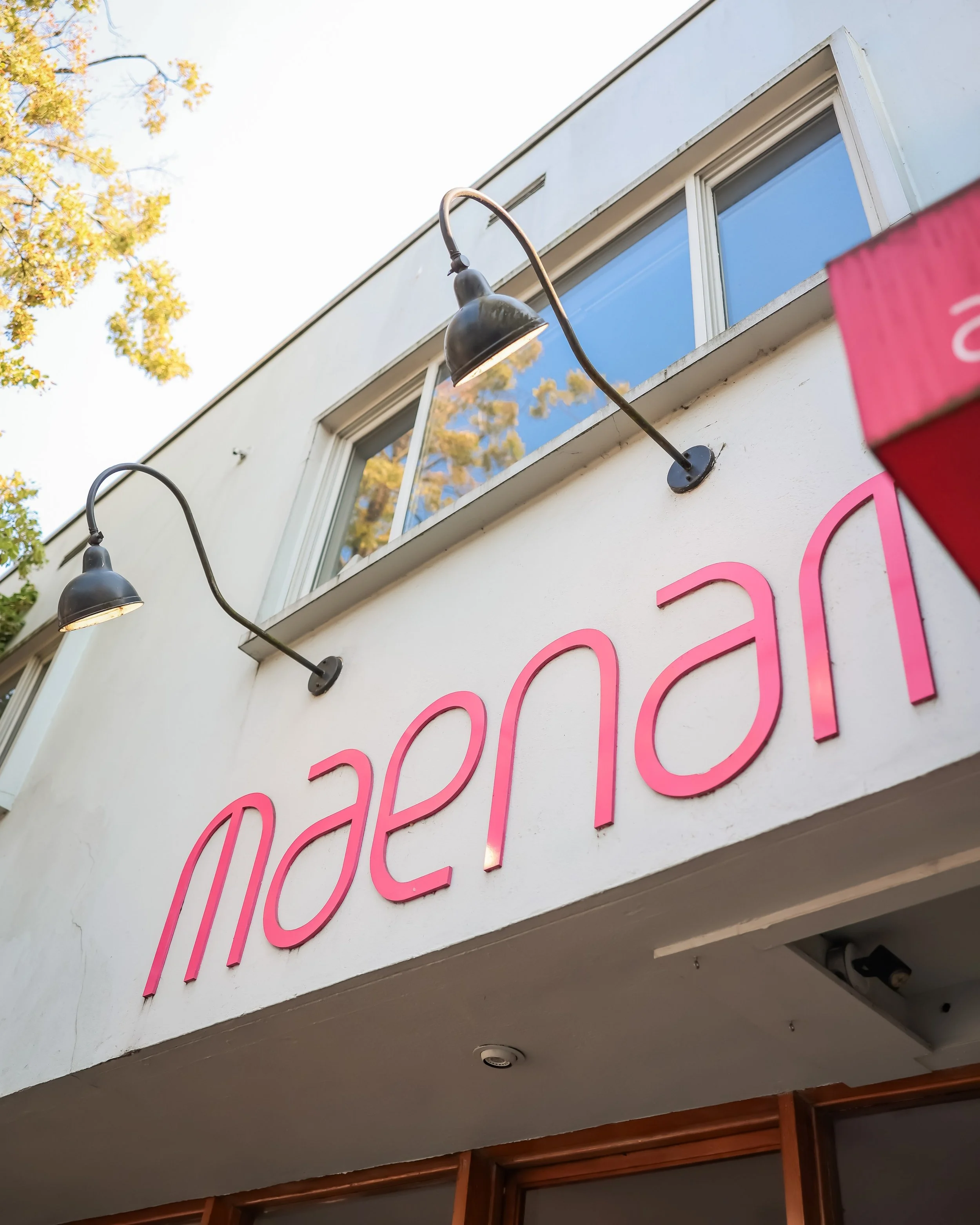 Fall Foodie Feature: MICHELIN ❇︎

Looking for spots with great vibes, delicious food, and a Michelin recommendation? Here's where to go on West 4th Ave.

@maenamrestaurant
@delararestaurant 

#shopwest4th #kitsilano #vancouverrestaurant #michelin