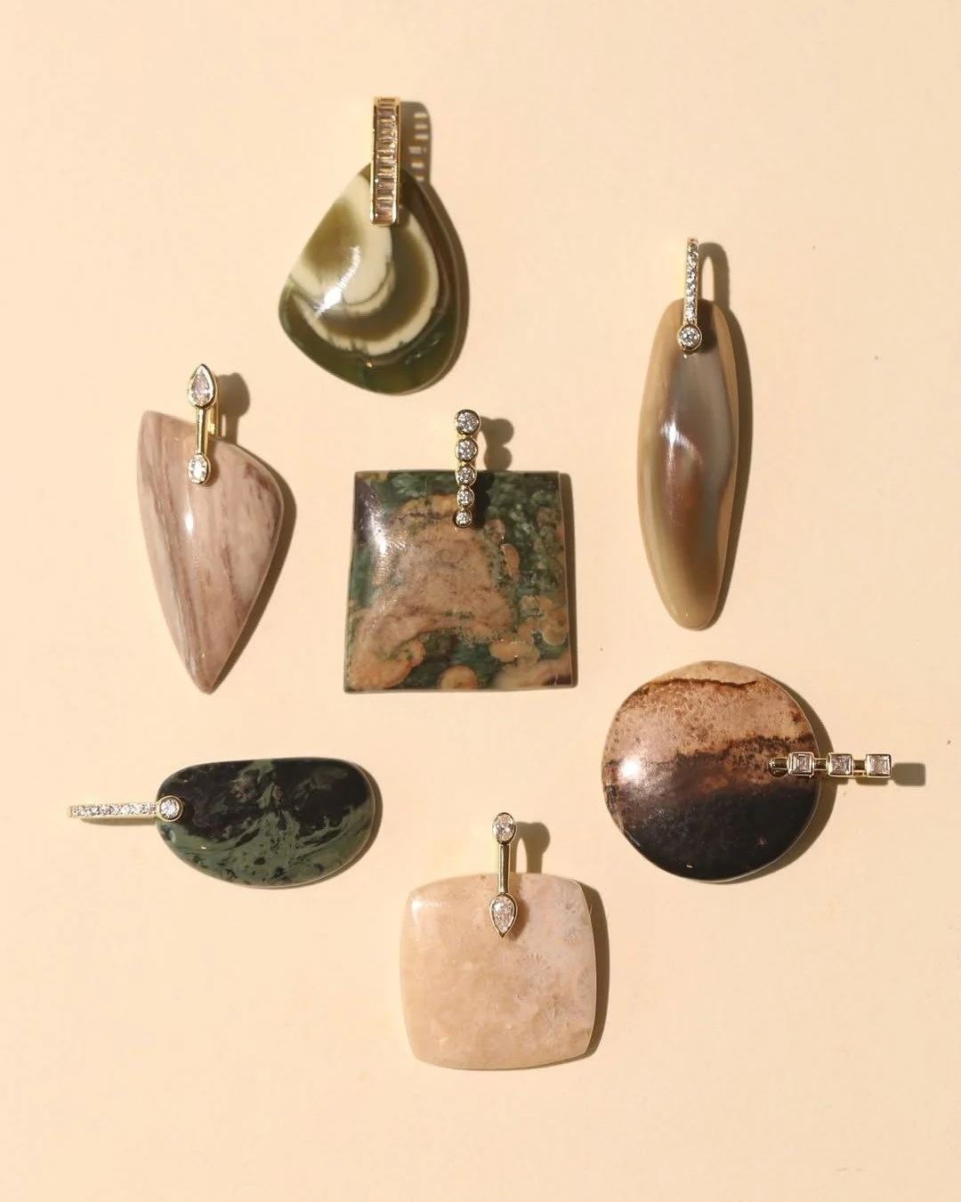 Fall Fashion on 4th: Melanie Auld Jewelry 🍂✨

The new fall collection at @melanieauldjewelry is the perfect addition to your fall wardrobe. Hand-selected by Mel herself, these one-of-a-kind Stone Pendants are apart of Collected by Mel&mdash;a collec