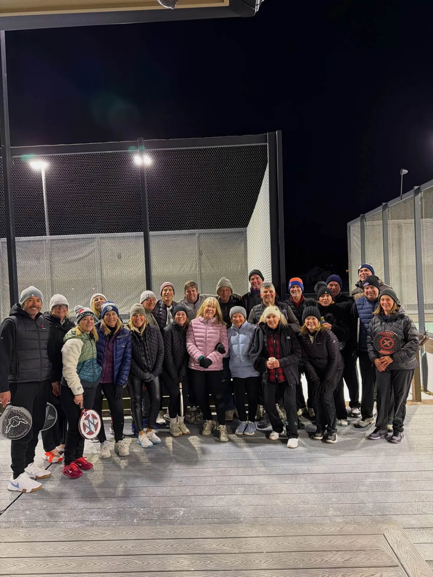 Friday nights are for Mixed Paddle🎾 
Thank you to everyone for a fun night❄️🥂
Join us every other Friday at 5pm!