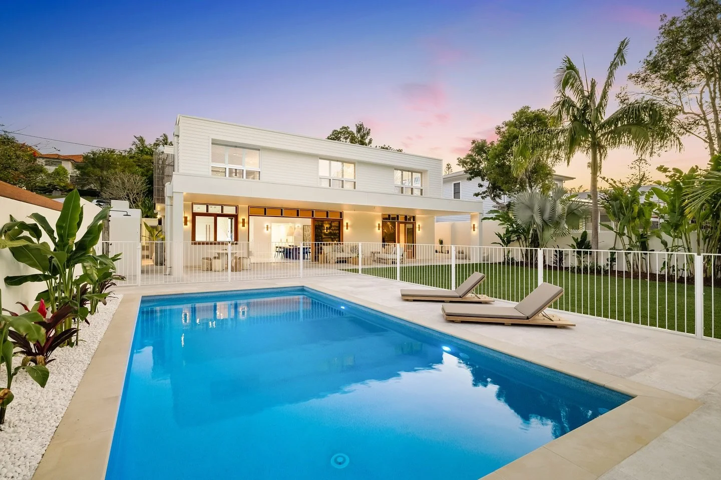 Project spotlight on &ldquo;Luce Bianco&rdquo;

We completed the internal and external caulking for this 4 bedroom, 4 bathroom home in Byron Bay.

Scope of works for joint sealing included bathrooms, toilets, laundry, kitchen, joinery, flooring, pool