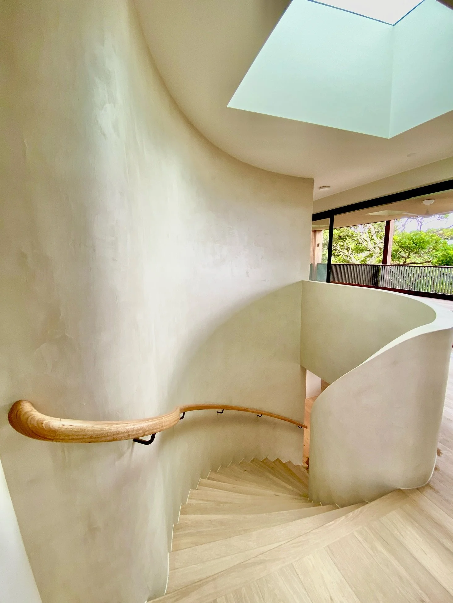 Absolute perfection 🙌🏼

Stairs and floors caulked by @slicksealing