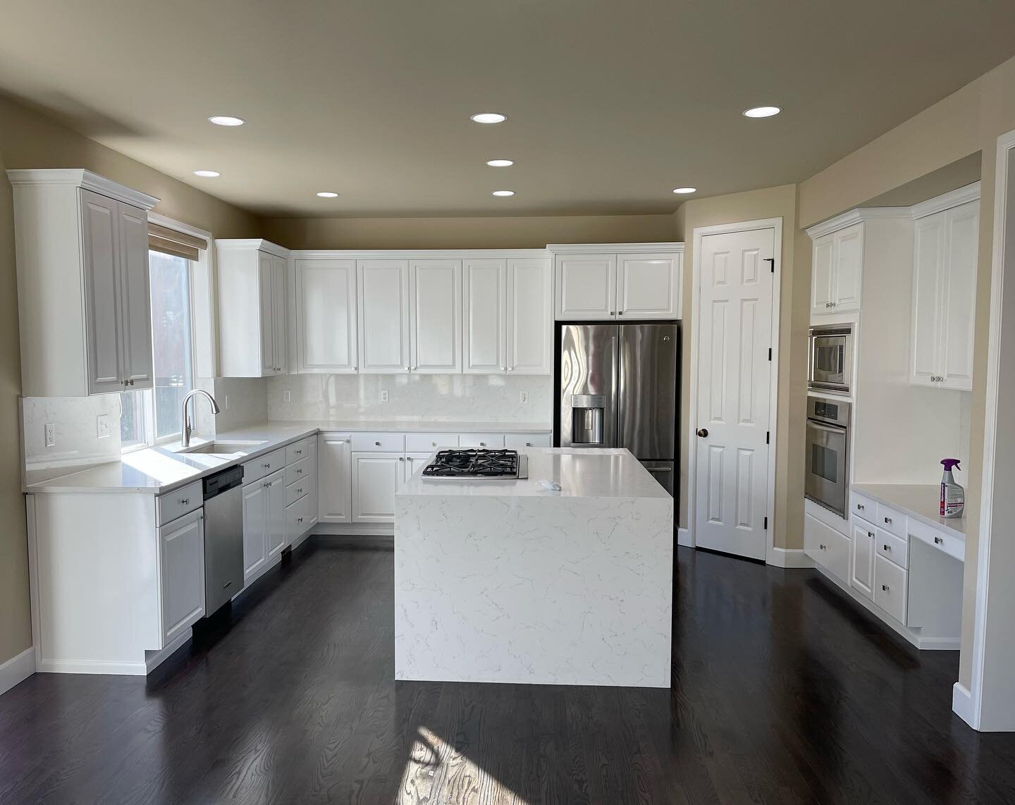 A gorgeous kitchen transformation done by Legacy Painting Co. It is absolutely crucial to have your cabinets painted right the first time. Swipe to see the before! 

#legacypaintingco
#cabinetpainting
#whitekitchen