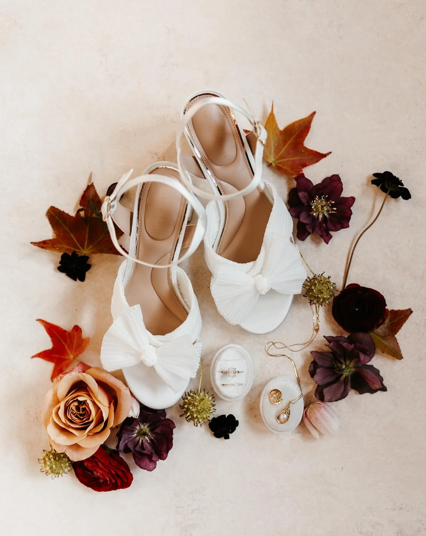 You can pry fall florals from my cold dead hands cause I'll never not love the warm rich color of it all