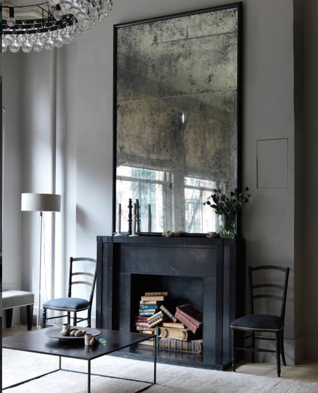 20 Fireplace Decor Ideas That'll Light Up Your Living Room.​​​​​​​​​Even non-working fireplaces can cash in on these design tricks. Read our post for the scoop, link in bio.

📷 @ rockettstgeorge 

#gatheraus #mirror #interior #interiordesign #archit
