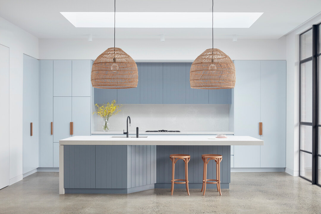 Let there be light!  But not just any light - the perfect kitchen island light! ✨ It's all about finding that sweet spot with the right height, spacing, and size. And let's be real, who doesn't want to nail their lighting game? Check out our latest p