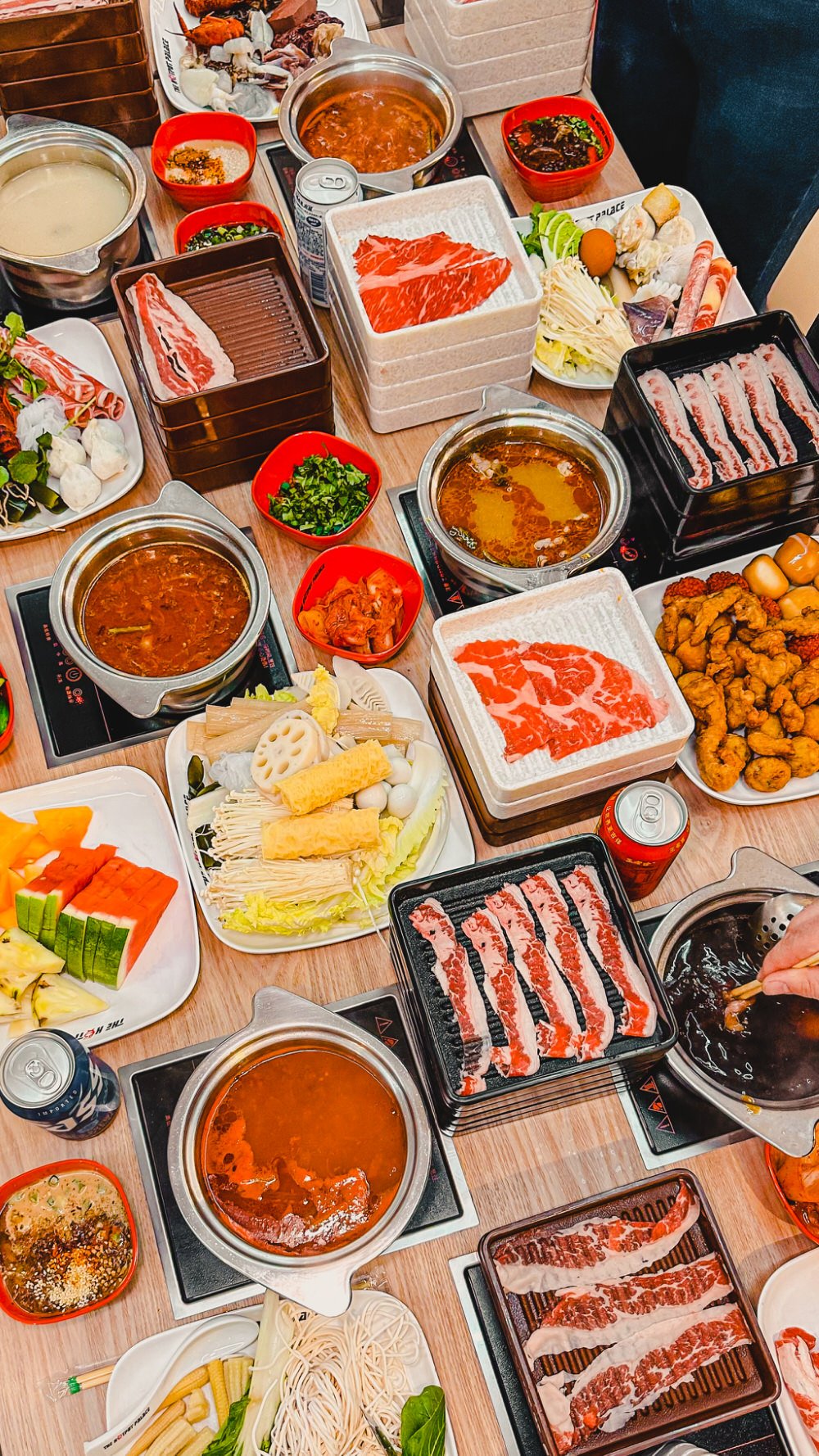 All-You-Can-Eat Japanese Hot Pot and Barbecue Restaurant Opens on