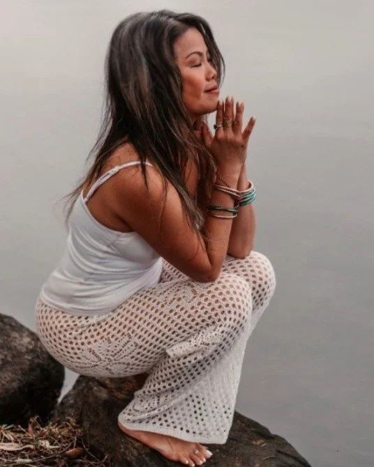 Kaerren @pranashakti___yuj brings her whole big beautiful heart to each class she both teaches + practices. 

Her dedication to her personal practice radiates in all she does.