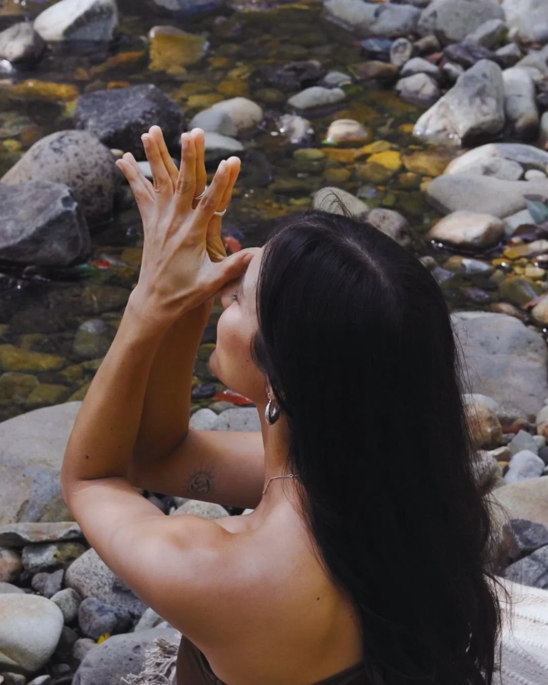 What You Need to Ask Yourself Pre + Post Yoga Practice 👉🏻

Taking the time to reflect on how you are feeling before and after your Yoga practice allows you to truly connect with the effects the practice has on you,  mentally, emotionally + physical