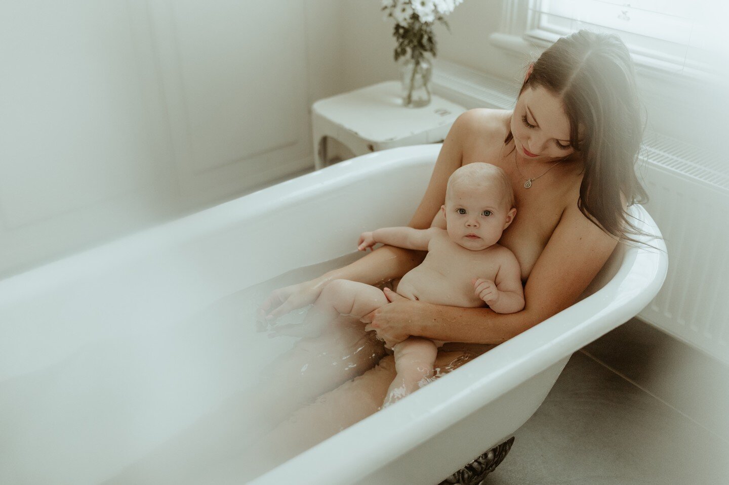 Kayla &amp; Willa's intimate motherhood sessions has been posted to my website. A beautiful raw session captured perfectly at @dubuquebedandbreakfast
See my stories for a direct link.