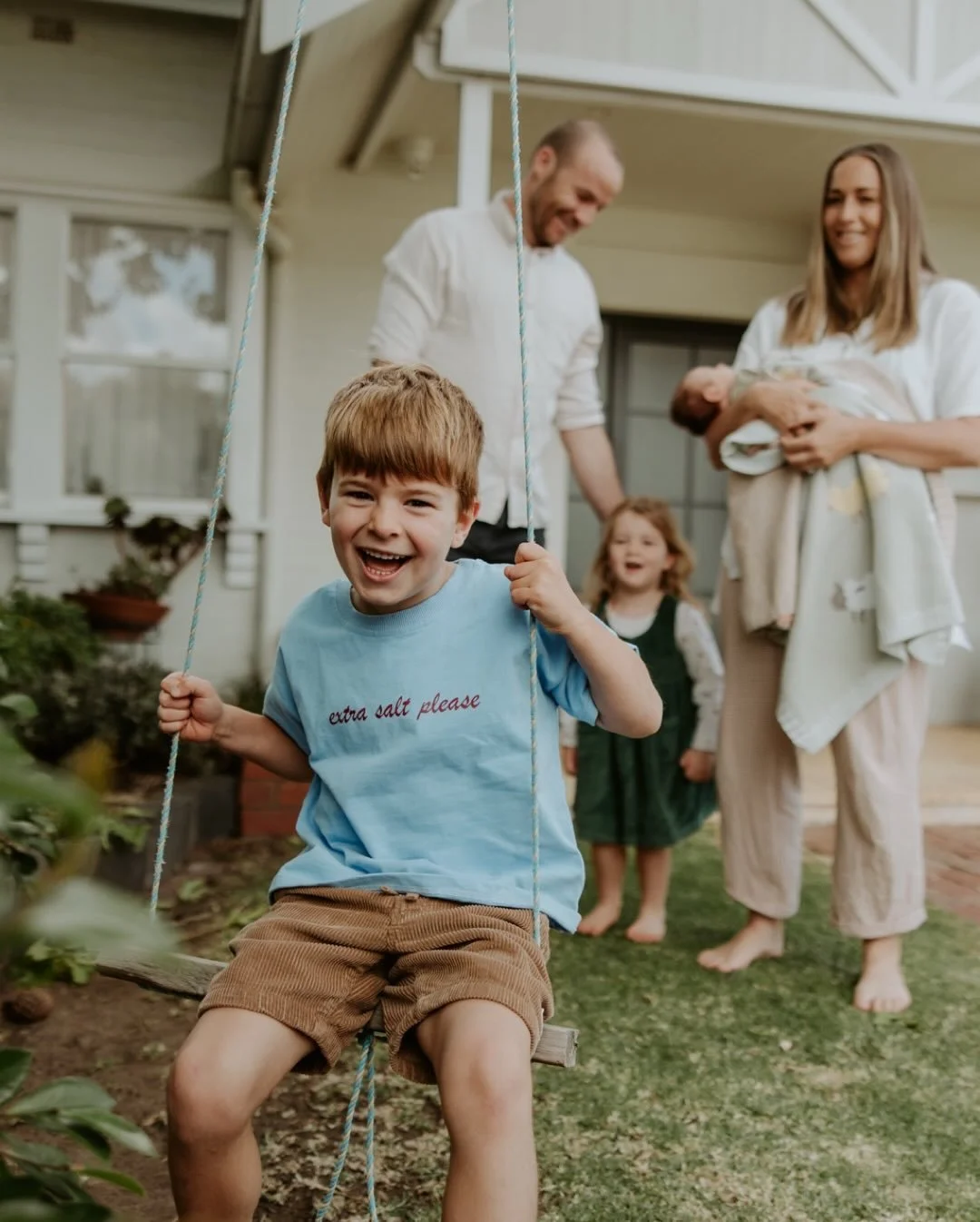 The newest addition to my beautiful friends family, Hugh. And yes, absolutely worth the wait. Patrick and Hazel were in full big-sibling mode, showering him in love. A little chaos, a lot of fun, and so much love packed into one session. #lisanardell
