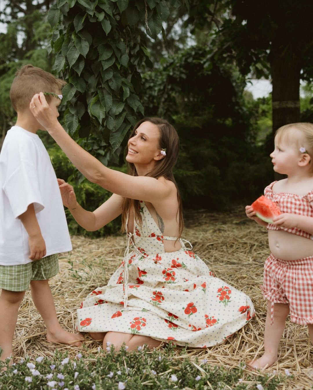 Heart and home &mdash; the Nicholsons, part two.
I&rsquo;m completely obsessed with this session. These are the kinds of memories that stay frozen in time, holding this season of their life forever. #lisanardellaphotography #storykeeperpresets