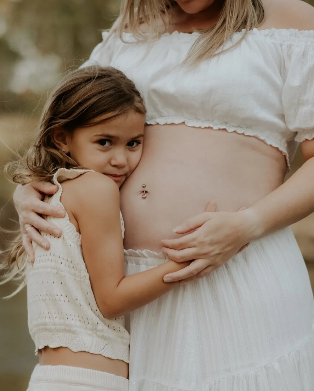 Bec and Nathan with their beautiful girls.
A quiet moment together before their final baby arrives. Feeling so incredibly blessed to have captured every one of their girls and to see them all so grown now. #lisanardellafamilies