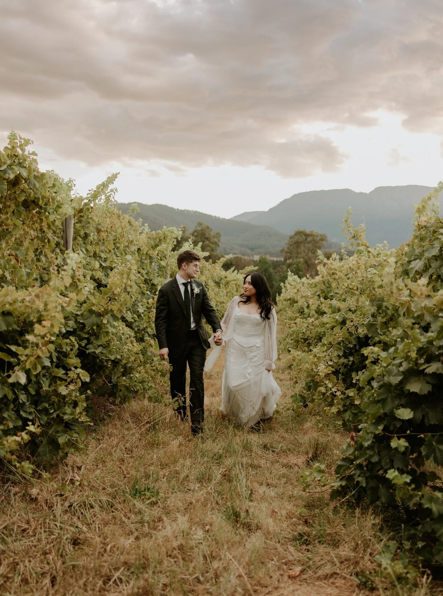 Gallery delivery day for Martha and Zach. A dream wedding at Feathertop winery with a dream team.