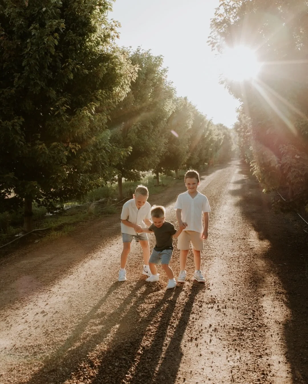 Home sessions fill my cup to the brim. There&rsquo;s something so special about stepping into your world and letting the magic unfold exactly as it is. For the Conte family it was Roaming around the kids&rsquo; favourite places, chasing chickens thro