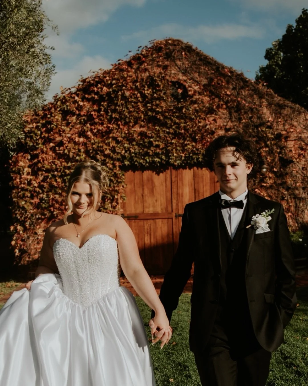 Last week Chloe &amp; Riley celebrated their deb and we captured the prettiest photos together at the Olive House. 
Such a fun afternoon with some gorgeous light.  These two made my job very easy. #lisanardellafamilies