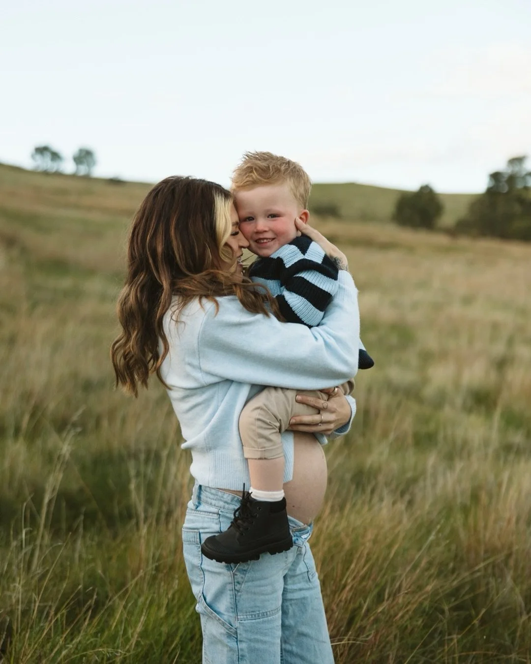Paige, Aiden &amp; Rykah 🤍
A little pause before life gets a whole lot busier.
Rykah was a sweetheart. He started off a little shy, but it didn't take long before he was laughing, playing and soaking up all the attention from Mum and Dad.
I photogra