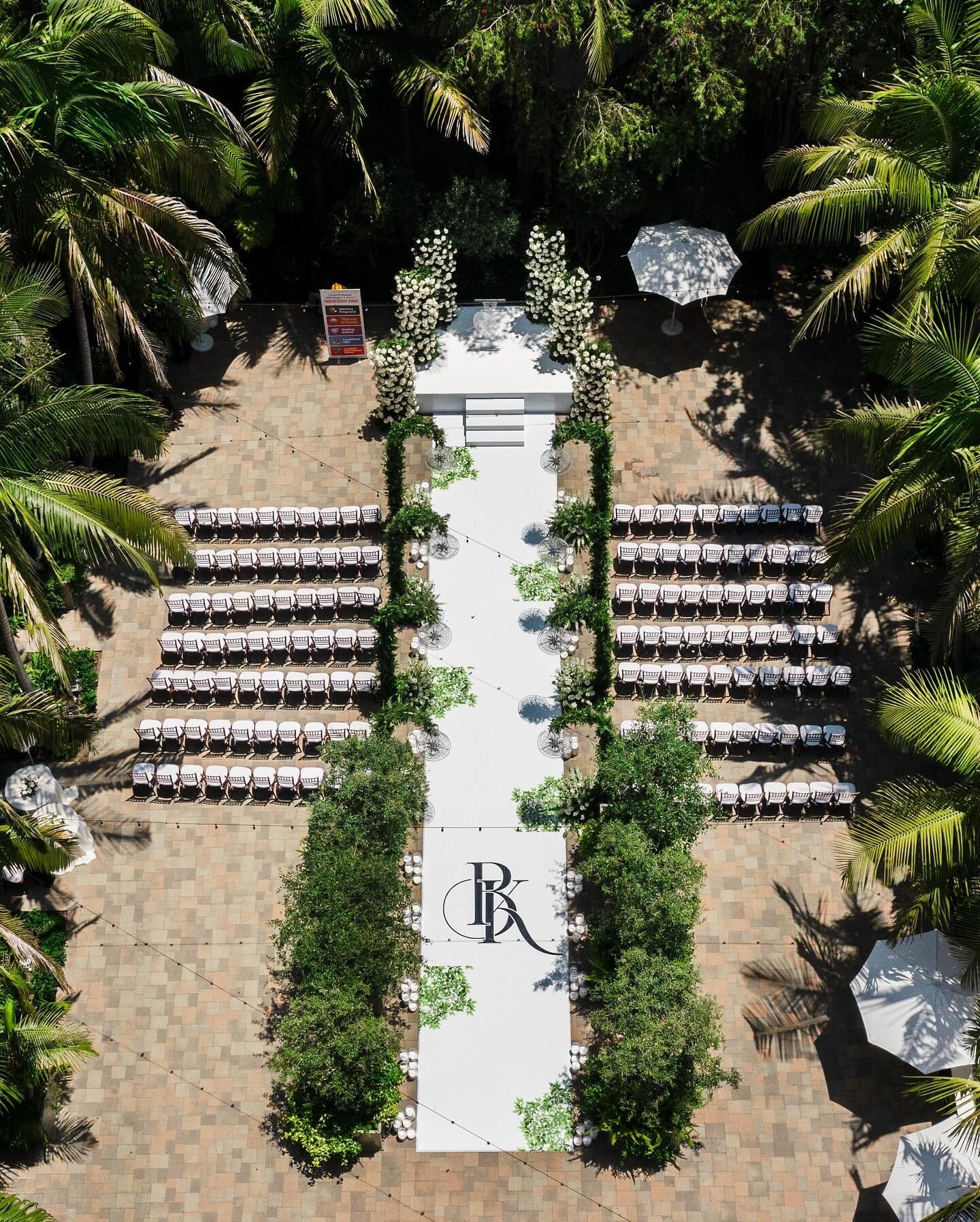 Step into a world of sheer elegance and grandeur. This luxurious wedding captured the magic and extravagance of the Vibiana in DTLA. The breathtaking design, florals, and details unfold a love story, where every moment is adorned with luxury.⁠
⁠
-⁠
V