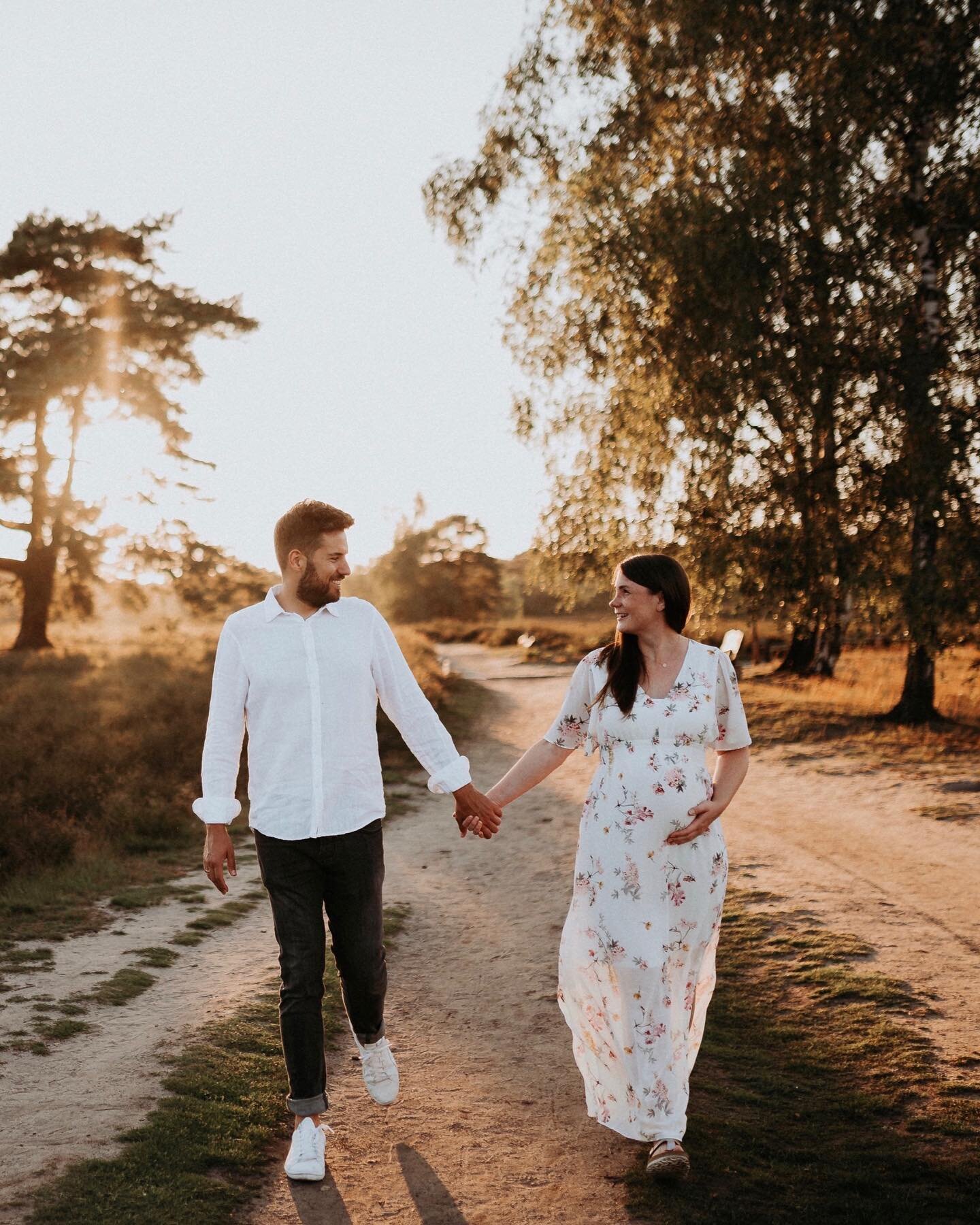 Annika &amp; Sebastian 💕#familygoals 

Diese zwei Herzmenschen begleite ich auch bereits eine halbe Ewigkeit. Anfangs haben wir uns auf einer WG-Party einer Freundin kennengelernt und schwups sind sie verheiratet und zu dritt. Hier ein kleiner Auszu