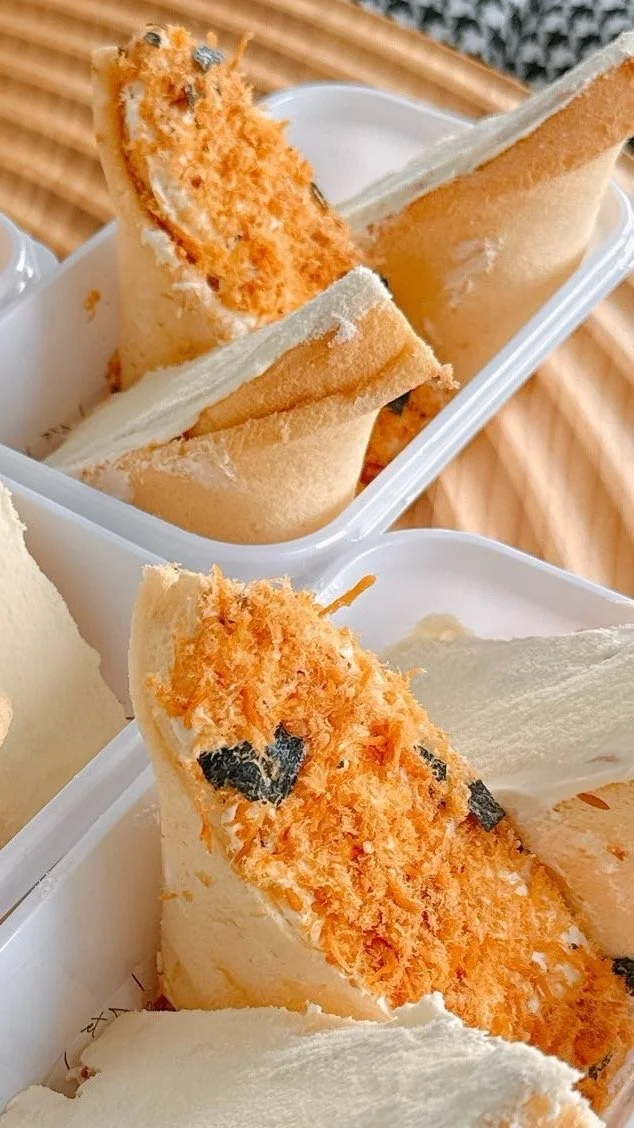 Triangle Cheese Cake with Pork Floss (2 x pieces)