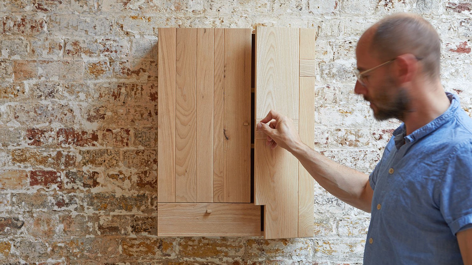 Wooden wall cabinet 2.jpg