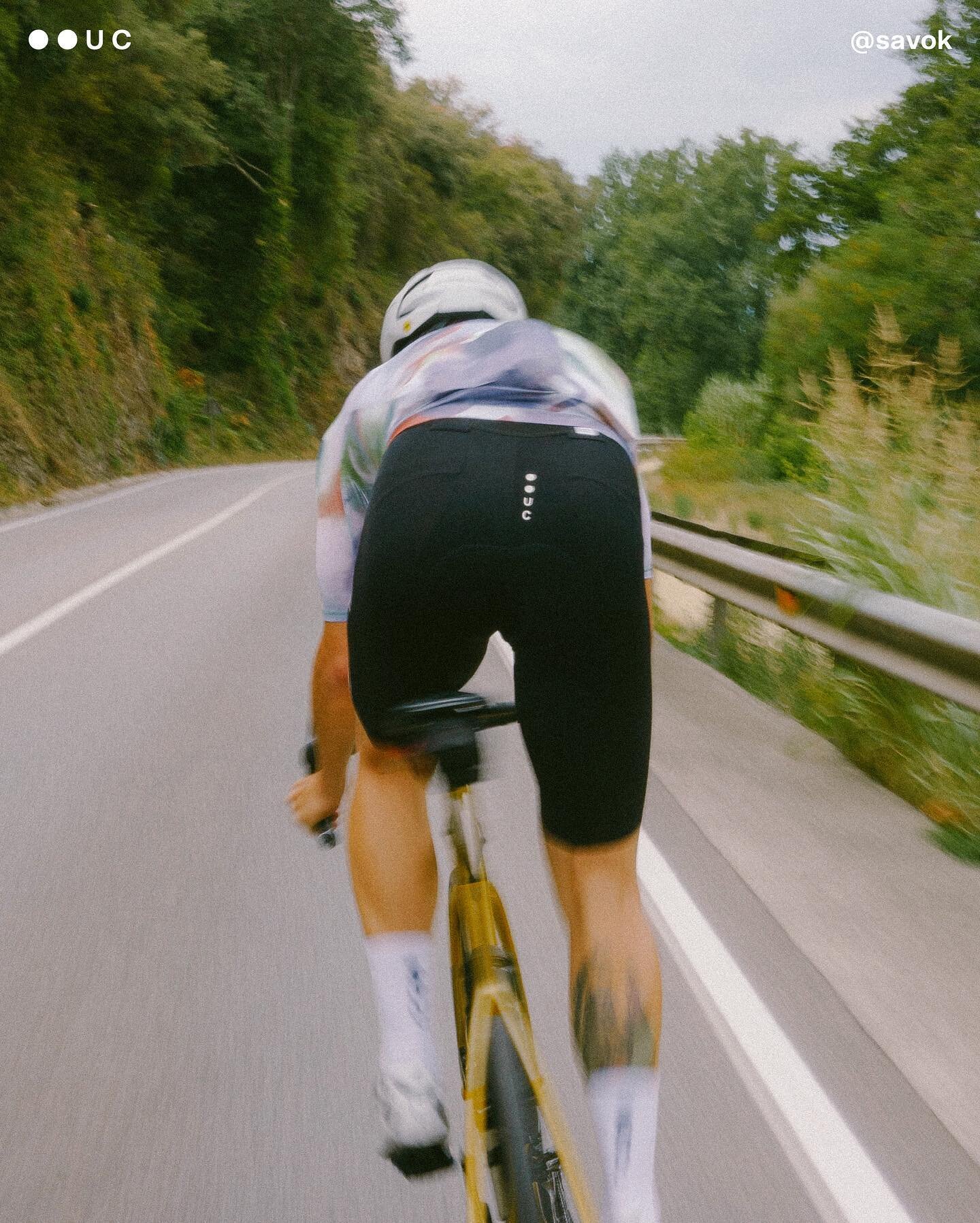 Universal Colours captured by: @savok

​​Seva wears: Spectrum Light Jersey in Canopy Green, Chroma Bib Short in Black and Mono Summer Socks in White.
​
​Max wears: Spectrum Light Jersey in White/Multicolour, Chroma Bib Short in Black and Mono Summer 