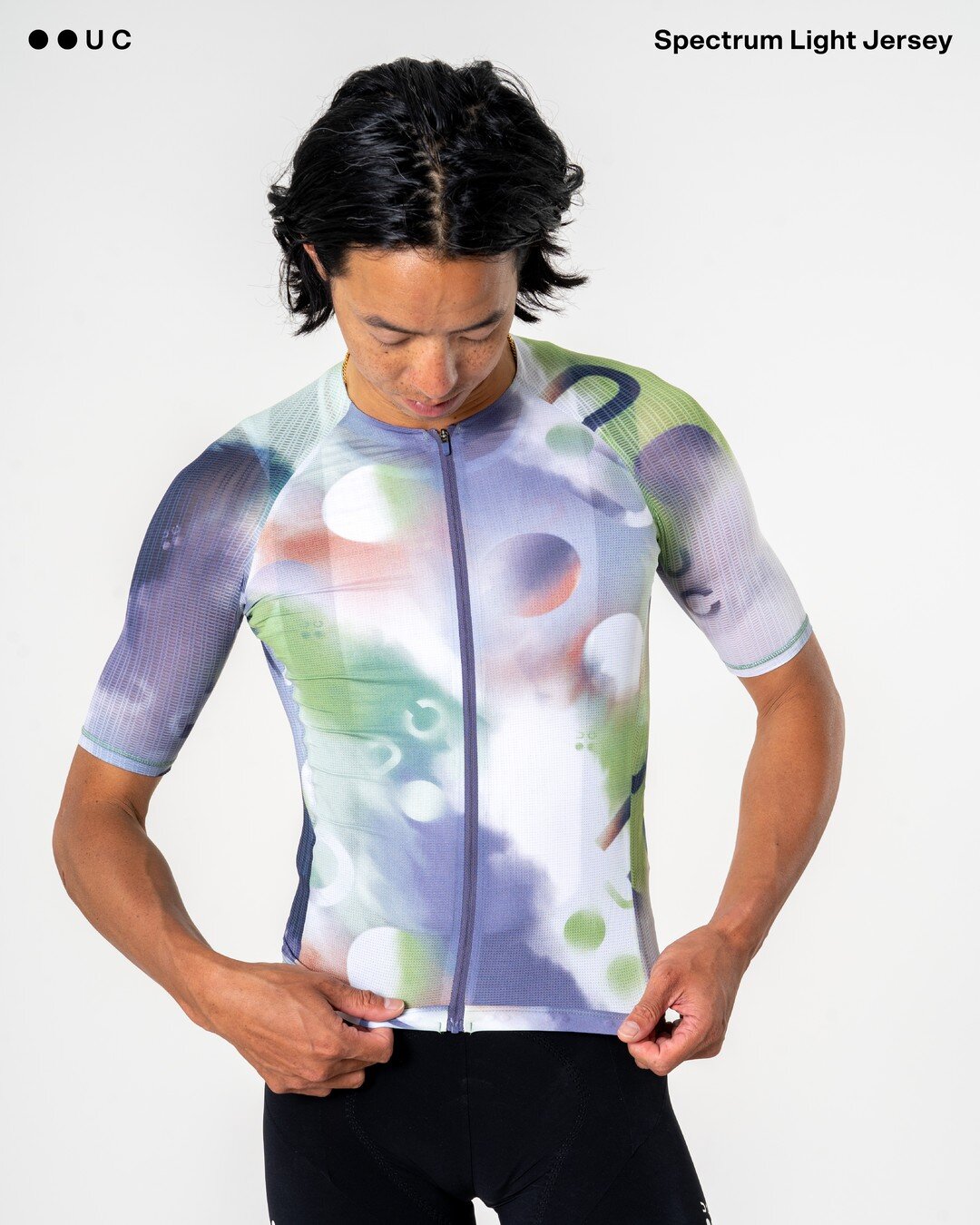 Best of Archive Sale: Spectrum Light Jersey.

Tailored to excel in hot conditions, this jersey's knitted structure provides enhanced airflow and breathability whilst ultrasonic welded seams provide a smooth finish to promote comfort and performance.
