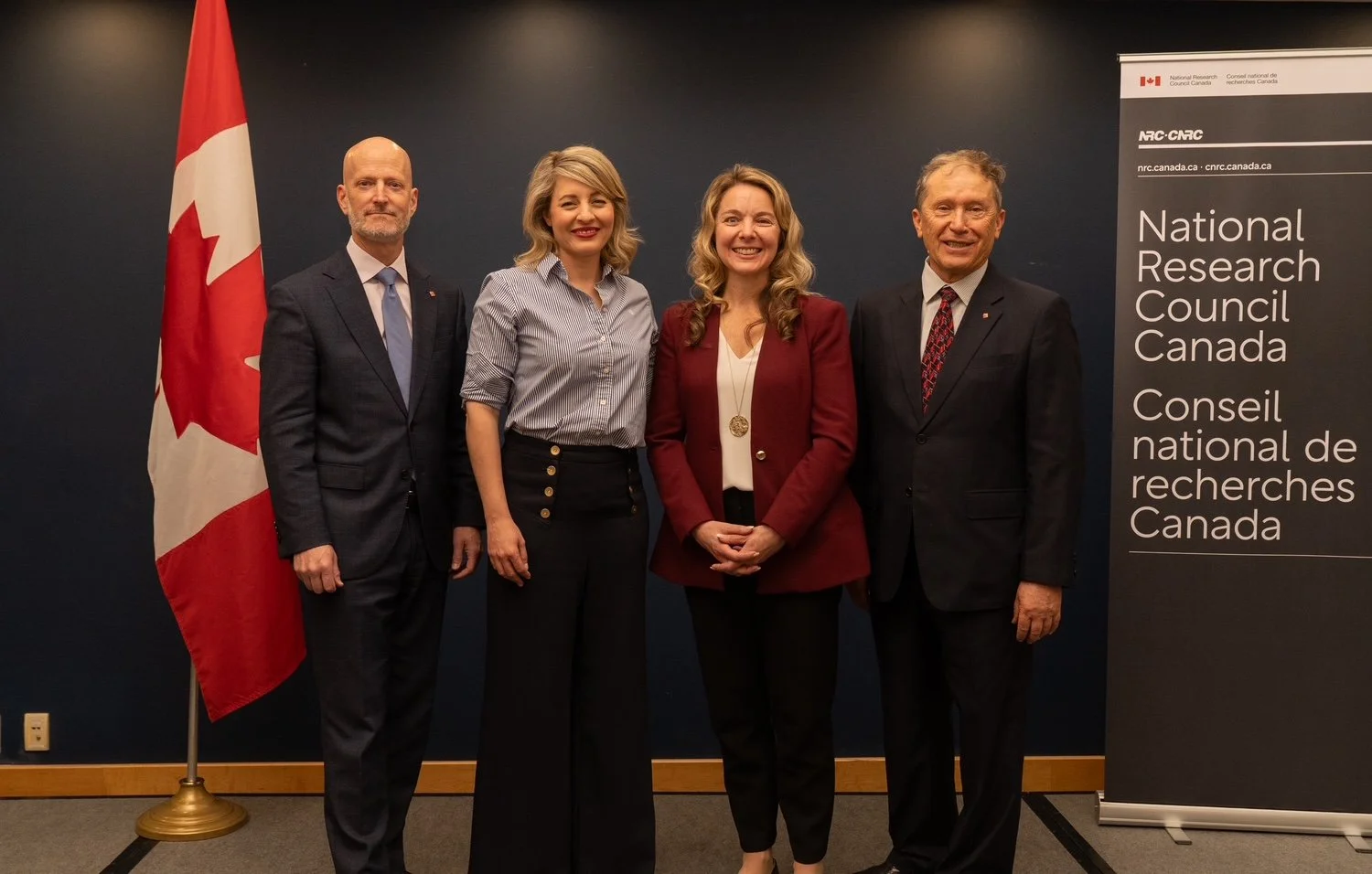 STATEMENT: Canadian Photonics Fabrication Centre