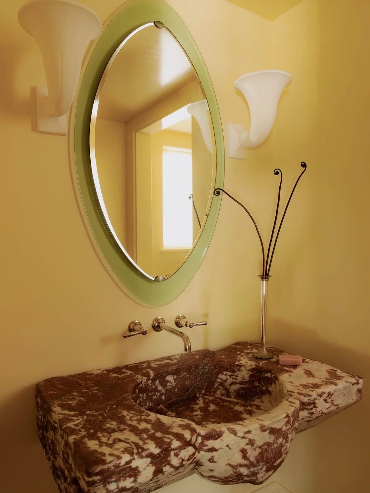 That feeling when you want to show off your bathroom ✨

#interiordesigners 
#interiordesigns 
#bathroomdesigner 
via Pinterest