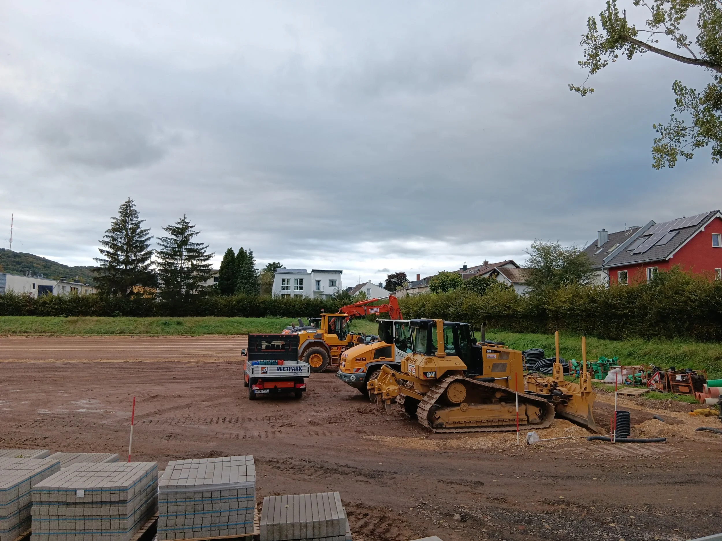 10/24 Vier Bagger im Dauereinsatz